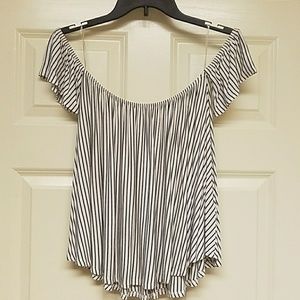 Black & white off the shoulder!